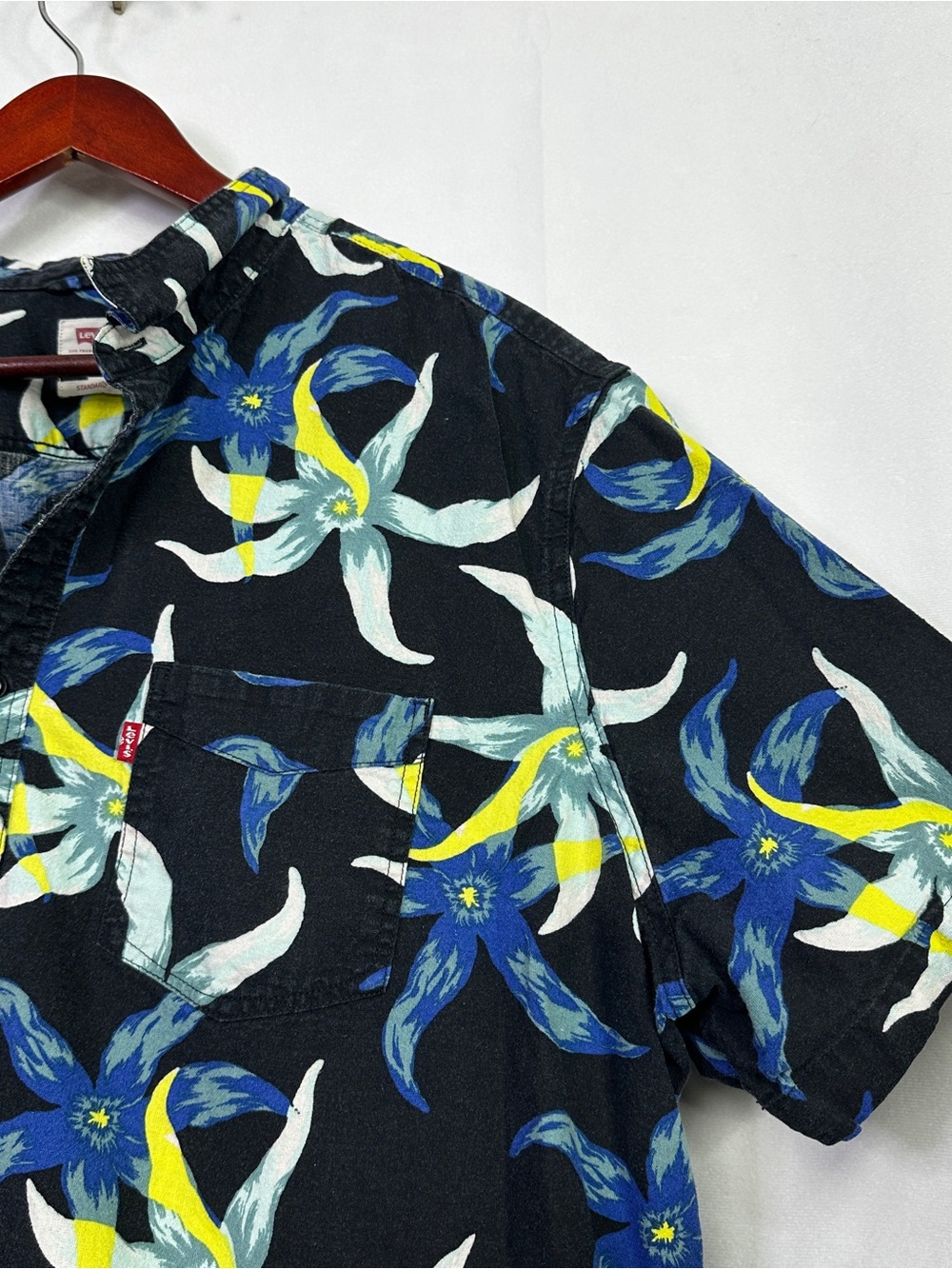 Levi’s Button Down Standard Fit Floral Men’s XXL Hemp Up Black Tropical - Picture 5 of 10